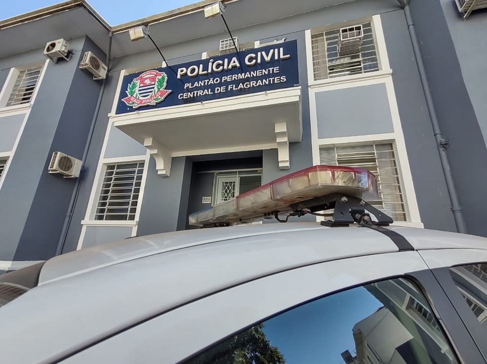 Homem, de 21 anos, foi preso em flagrante por tráfico de drogas nesta quarta-feira (22), em Presidente Prudente (SP) — Foto: Arquivo/g1
