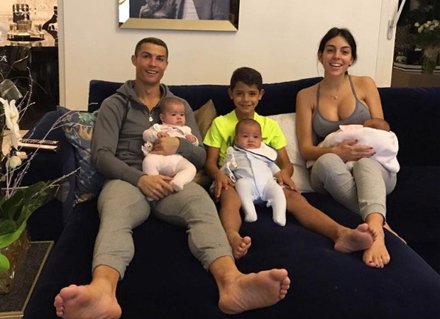 Cristiano Ronaldo e família (Foto: Reprodução)