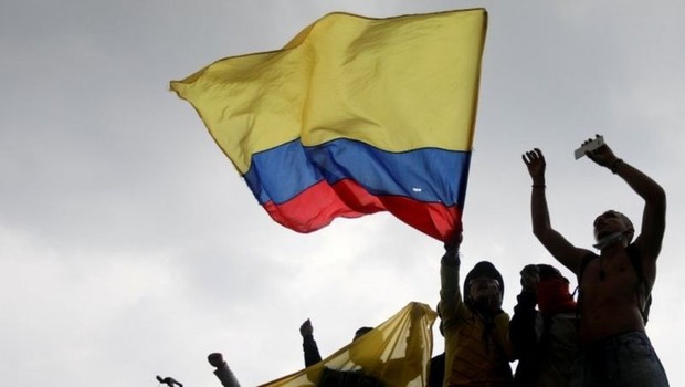 BBC - 22% dos colombianos receberam pelo menos 1 dose de vacina contra covid (Foto: Reuters via BBC)