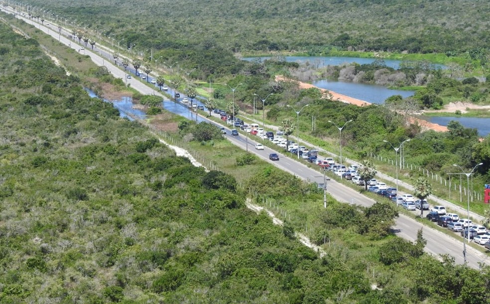 Chuva causa alagamento na Rota do Sol e deixa trânsito congestionado na via  | Rio Grande do Norte | G1