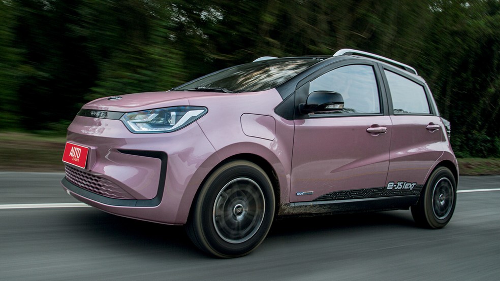 JAC E-JS1 é o carro elétrico mais barato do Brasil, mas custa mais de R$ 145 mil — Foto: Renato Durães