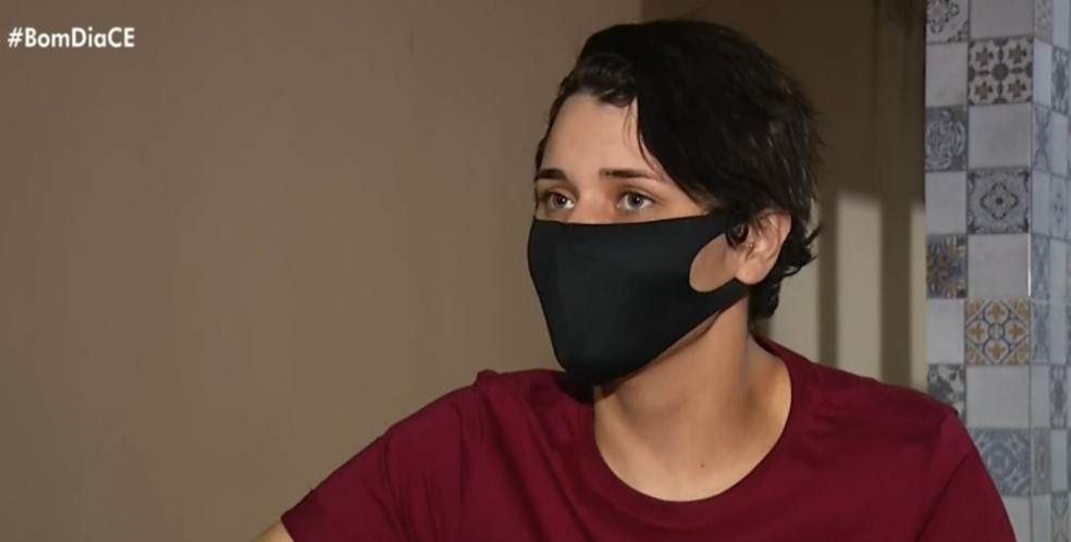 Administradora de empresa, Karine Martins, dirigia o carro que bateu em uma cerca. — Foto: Reprodução/TV Verdes Mares