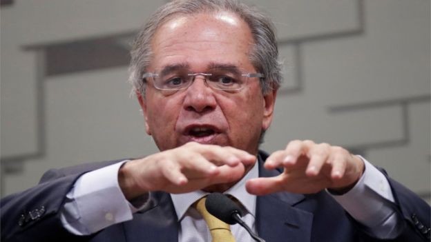Dias reconhece que o ministro da Economia, Paulo Guedes, tem resistido aos termos propostos pelos Estados (Foto: Reuters via BBC)