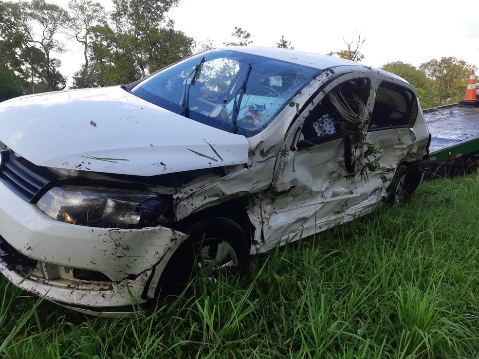 Vítimas foram encaminhadas a um hospital de Irati — Foto: Divulgação/PRF
