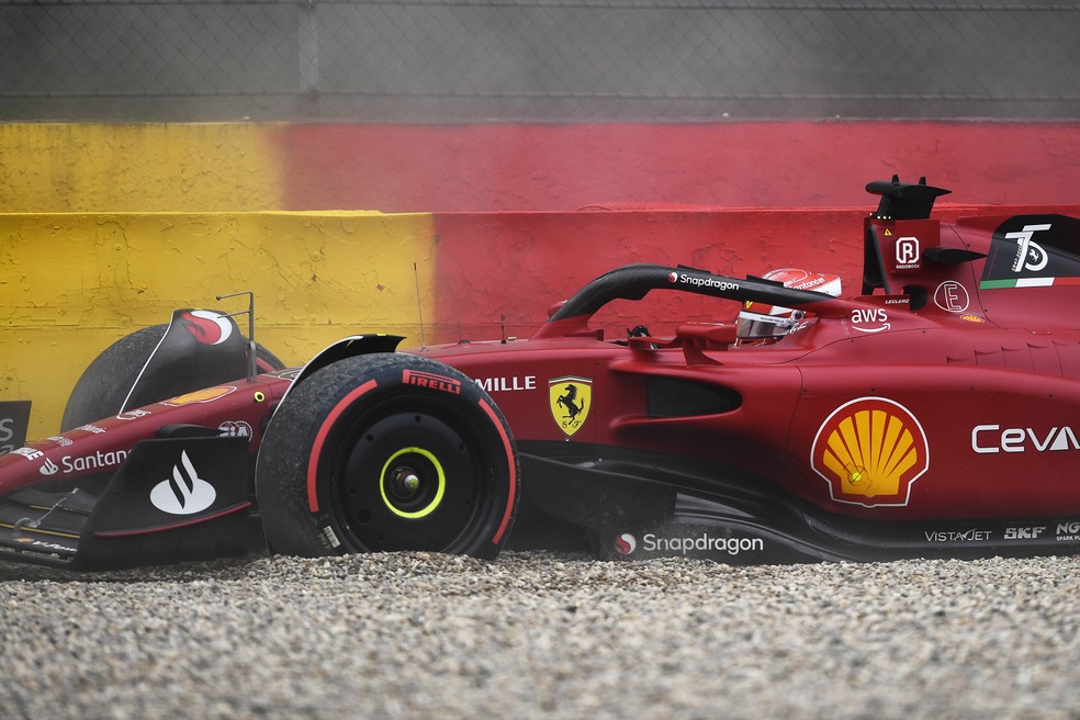 Leclerc escapou da pista na curva 12 em Spa-Francorchamps — Foto: Rudy Carezzevoli/Getty Images