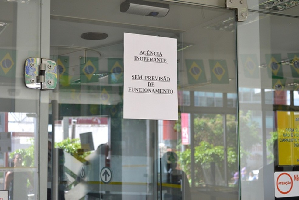 Agência foi fechada e ficará sem atendimento por tempo indeterminado — Foto: Misael Lima / Portal Mpiaui