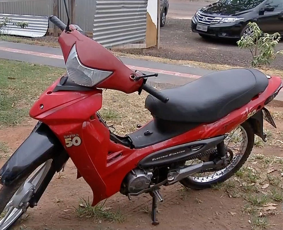 Moto adulterada é apreendida pela Polícia Militar em MT — Foto: TVCA/Reprodução