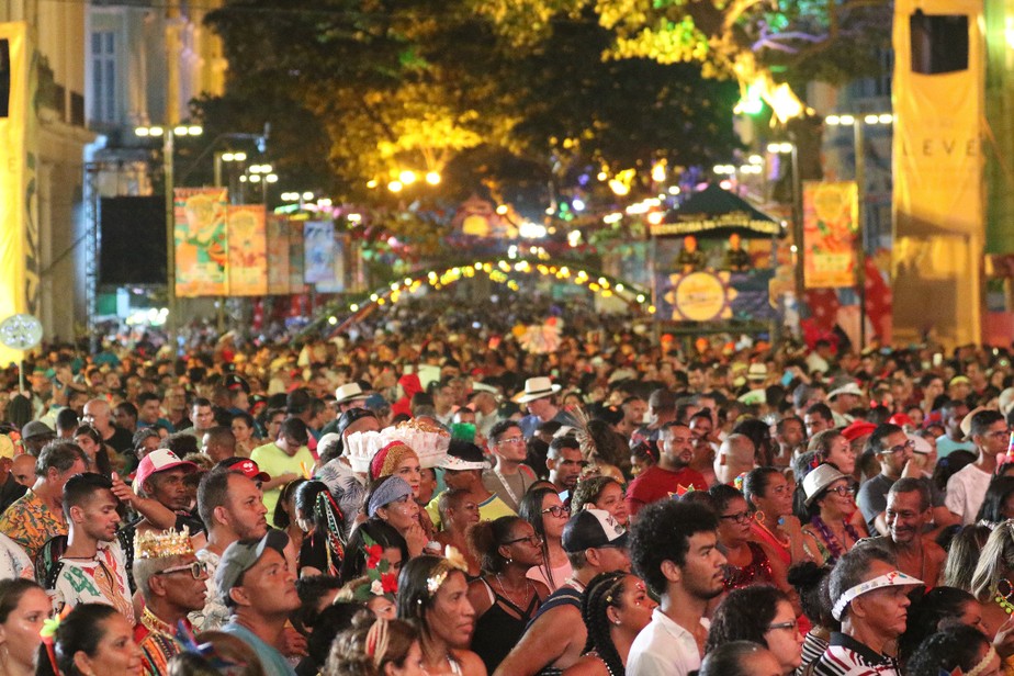 Do samba ao maracatu, carnaval do Recife mostra que tem espaço para tudo em um mesmo lugar