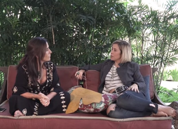 Gloria Pires é entrevistada por Paloma Duarte (Foto: Reprodução/Youtube)