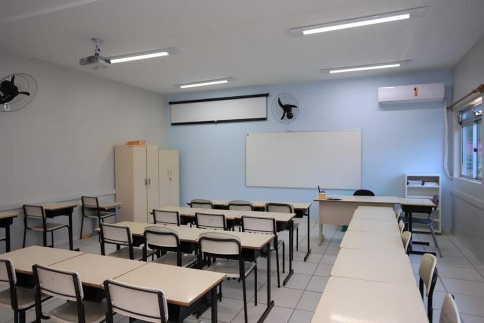 Sala de aula vazia em Florianópolis — Foto: Arquivo SME/Divulgação