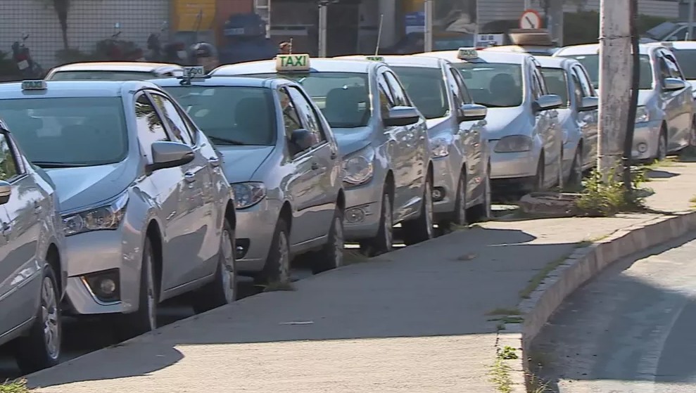 Taxistas de Barbacena devem fazer recadastramento; confira as datas e documentos exigidos