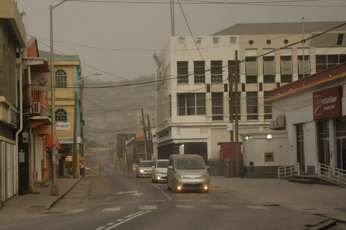 The Caribbean island of San Vicente is covered in ash after the eruption of La Soufriere volcano |  Scientist