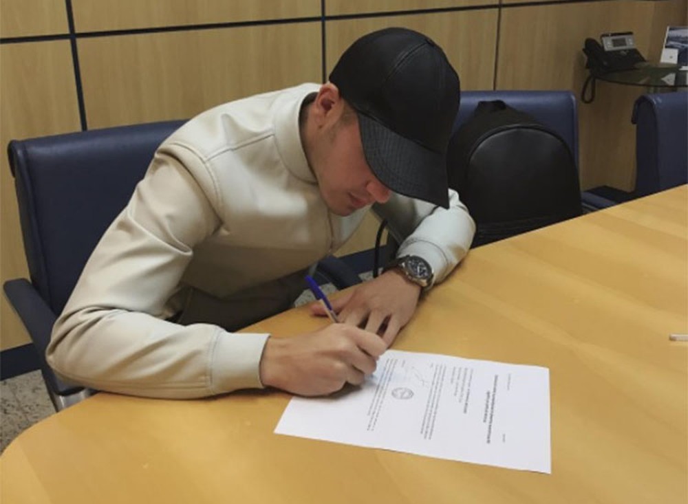 Impasse no futuro de Ábila trava aproveitamento de Messidoro no Cruzeiro