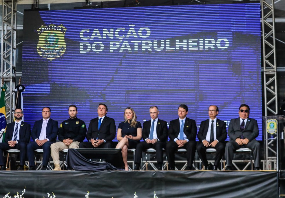 Bolsonaro durante a formatura da PRF em Florian&oacute;polis &mdash; Foto: Diorgenes Pandini/ NSC