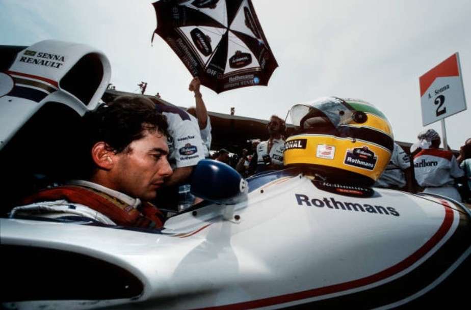 Imagem: Ayrton Senna no Grande Prêmio de San Marino - (Divulgação/Globo Esporte).