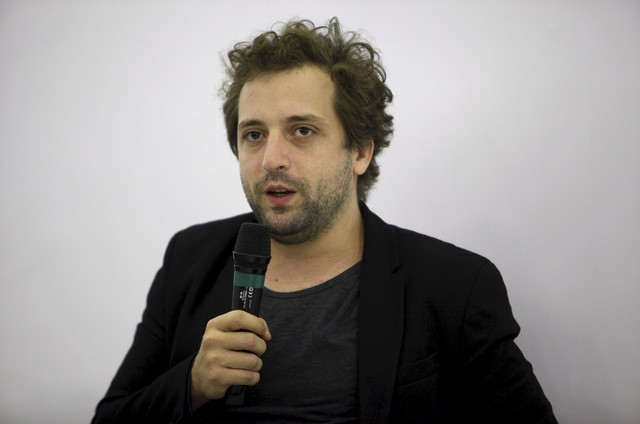 Greg&oacute;rio Duvivier ir&aacute; lan&ccedil;ar seu terceiro livro de poesias