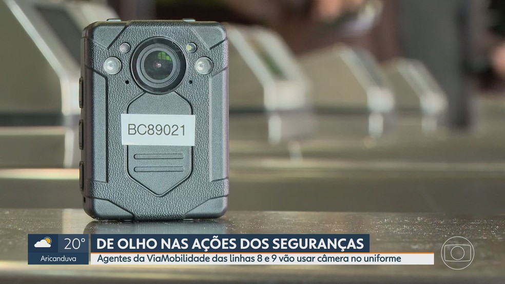 Seguranças das linhas 8-Diamante e 9-Esmeralda do metrô passarão a utilizar câmeras nos uniformes  — Foto: Reprodução/TV Globo