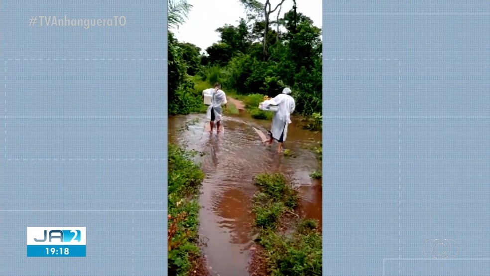 Profissionais de saúde enfrentam verdadeira maratona para aplicar vacinas no interior — Foto: Reprodução/TV Anhanguera