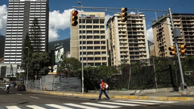 Cuidar das casas de quem abandonou o país virou profissão em alta na Venezuela (Foto: Getty Images)