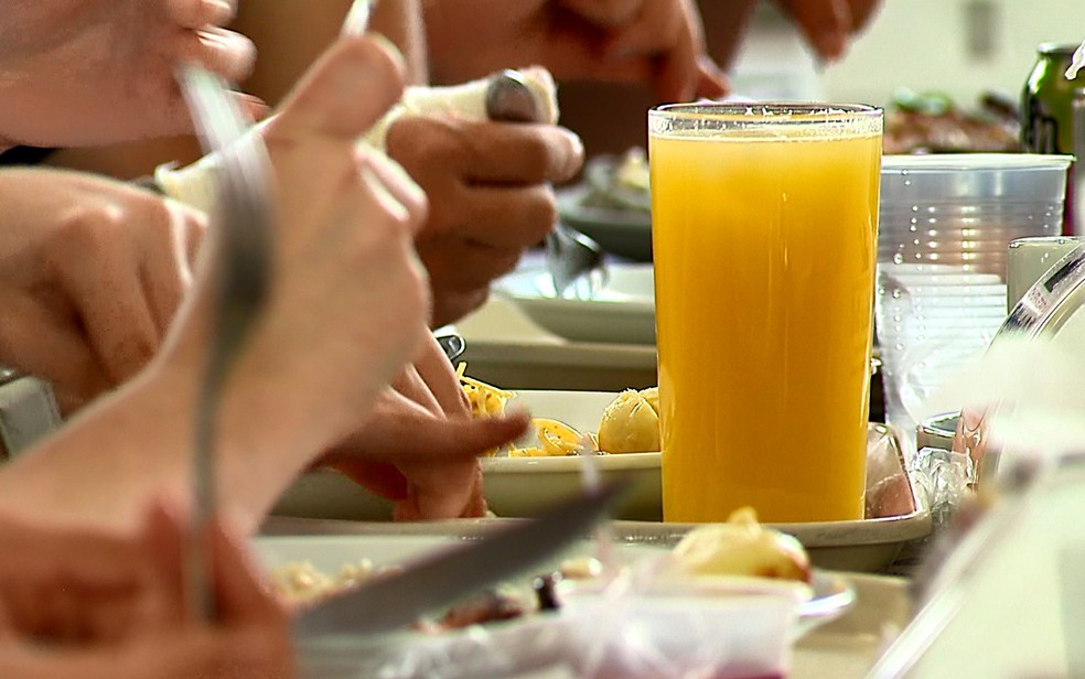Para o brasileiro, consumo de suco integral está ligado a hábito de vida saudável — Foto: Reprodução/EPTV