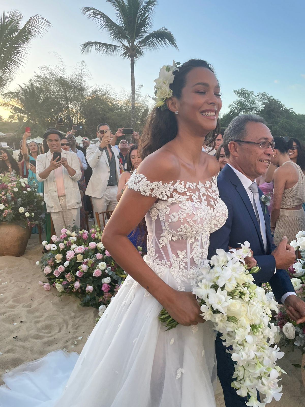 Lais Ribeiro se casa com o ex-jogador da NBA, Joakim Noah, em Trancoso (Foto: Divulgação)