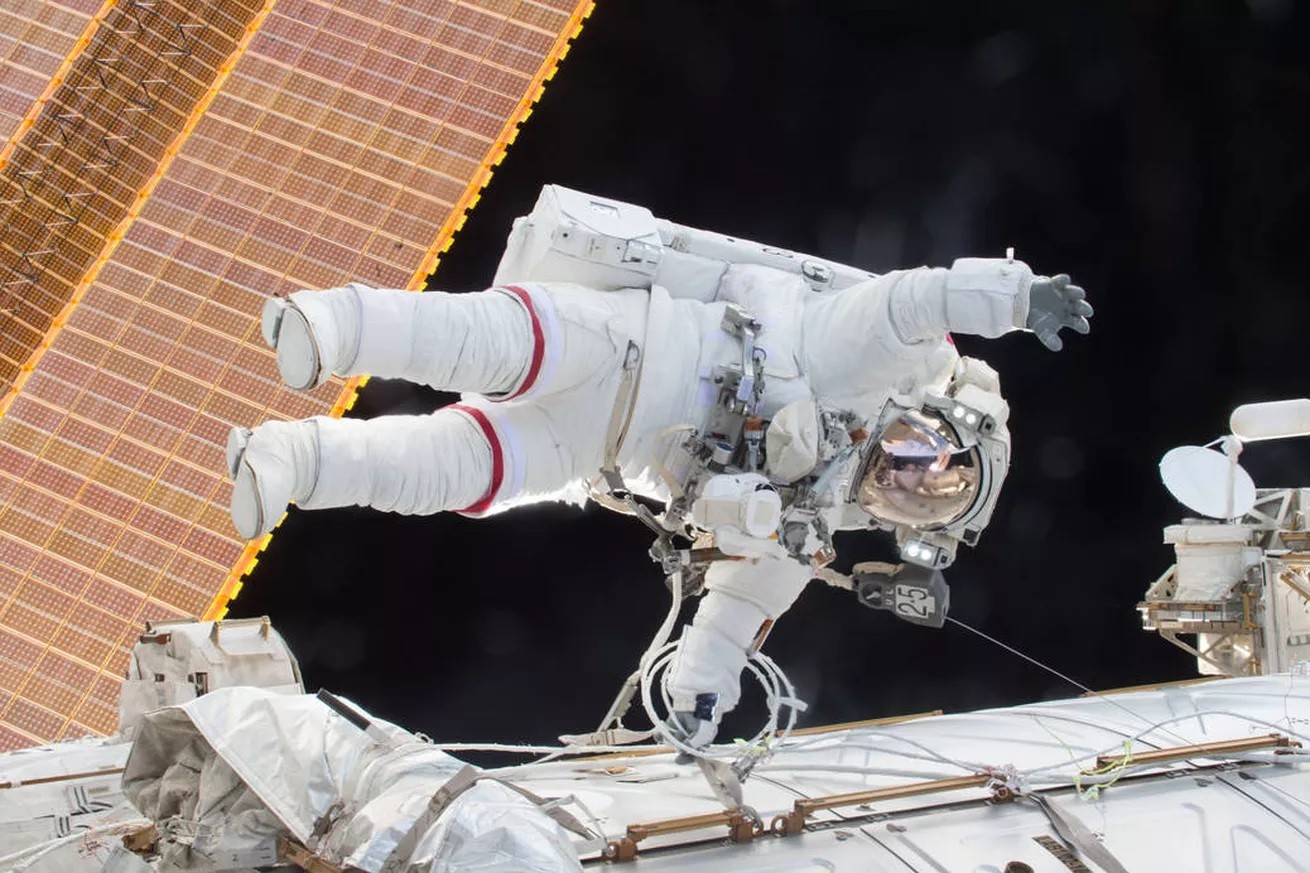 Kelly pretende ficar 365 dias no espaço para medir os efeitos da baixa gravidade em seu corpo (Foto: NASA)