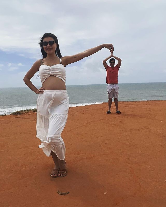 Bruno De Luca e a noiva, Sthéfany Vidal fazem fotos divertidas em viagem (Foto: @danielfotosoreidasfotos )