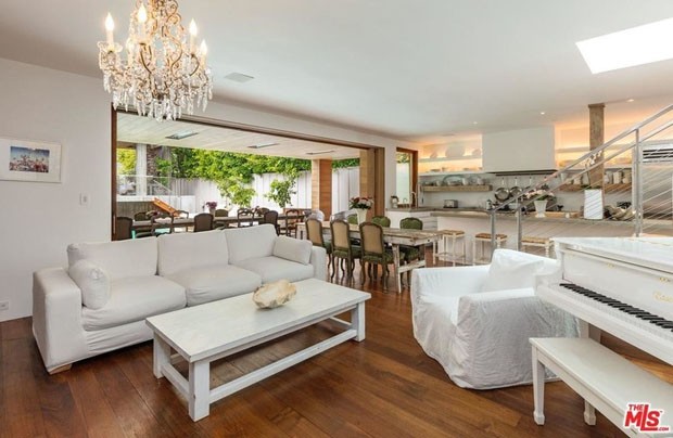 Pamela Anderson está alugando sua casa em Malibu por R$ 167 mil por mês (Foto: Reprodução Trulia)