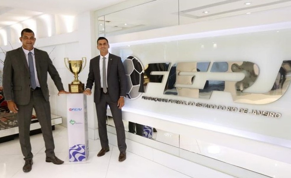 Wagner Magalh&atilde;es e Bruno Arleu v&atilde;o apitar as finais do Campeonato Carioca &mdash; Foto: &Uacute;rsula Nery/Ag&ecirc;ncia FERJ