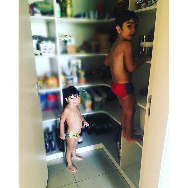 Olha os filhos da Juliana Paes aprontando (Foto: Reprodução/ Instagram)