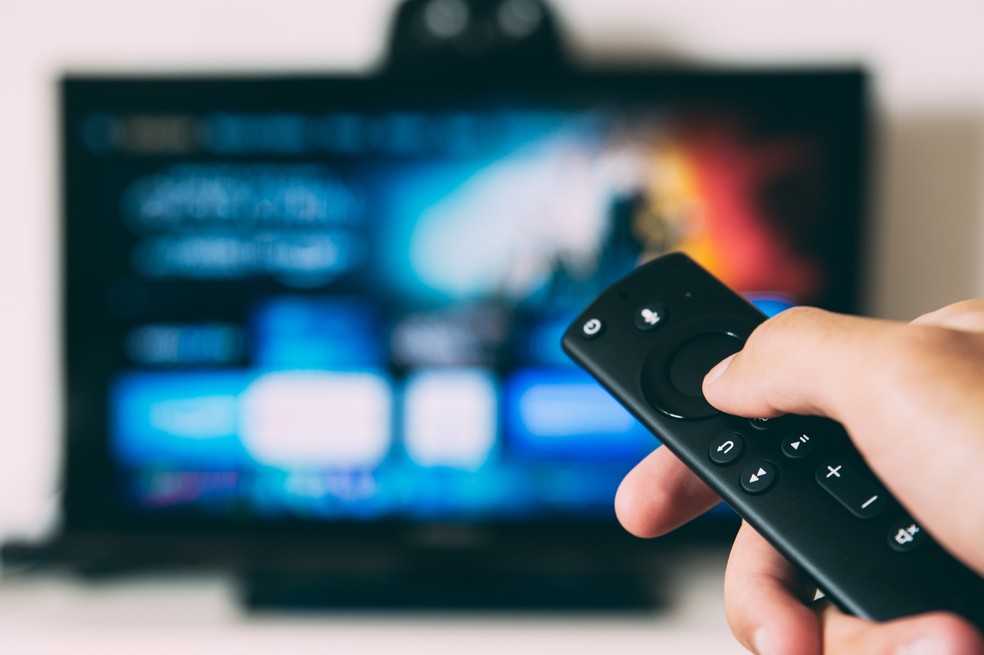 Sua Smart TV pode identificar o que você assiste para sugerir outros programas e enviar publicidade direcionada — Foto: Divulgação/Unsplash