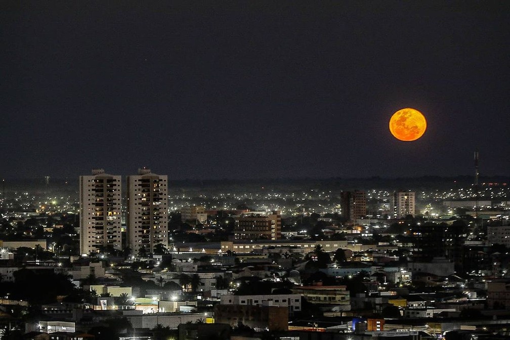 Superlua em Porto Velho na noite de quarta-feira, 26 de maio de 2021 — Foto: Diego Queiroz/Fotógrafo/Instagram