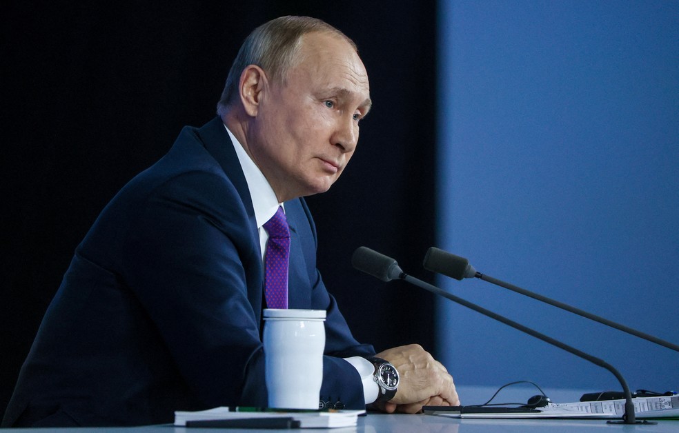 Presidente da Rússia Vladimir Putin participa de uma coletiva de imprensa em Moscou, em imagem de arquivo — Foto: Sputnik/Mikhail Metzel/Pool via REUTERS