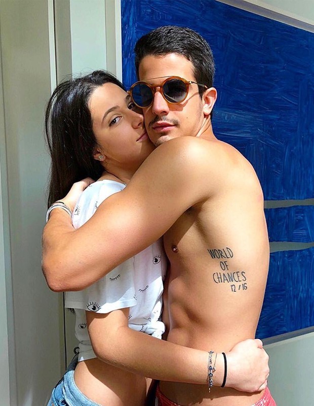 Enzo Celulari mostra tatuagem em homanegem ao pai, Edson Celulari (Foto: Reprodução/Instagram)