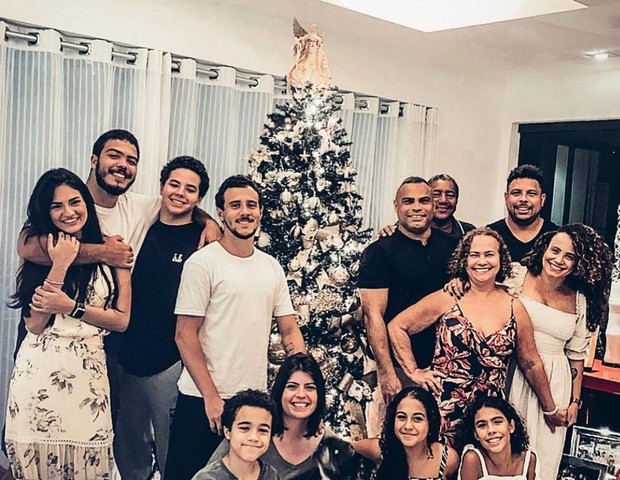 Ronaldo reúne família (Foto: Reprodução/Instagram)