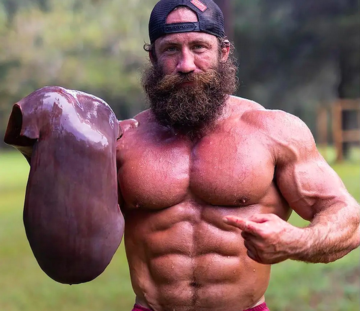 'Homem das Cavernas', influencer fisiculturista com dieta préhistórica