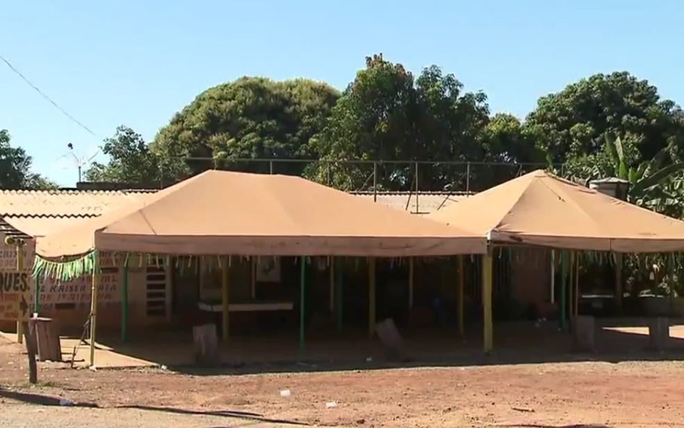 Família foi vista em bar de Padre Bernardo antes de morrer em acidente,  em Goiás (Foto: TV Anhanguera/Reprodução)