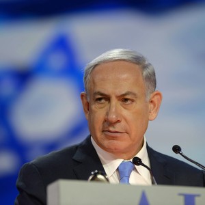 O primeiro-ministro de Israel, Benjamin Netanyahu, discursa diante do Comitê de Assuntos Públicos de Israel (Foto: Amos Ben Gershom/GPO via Getty Images)