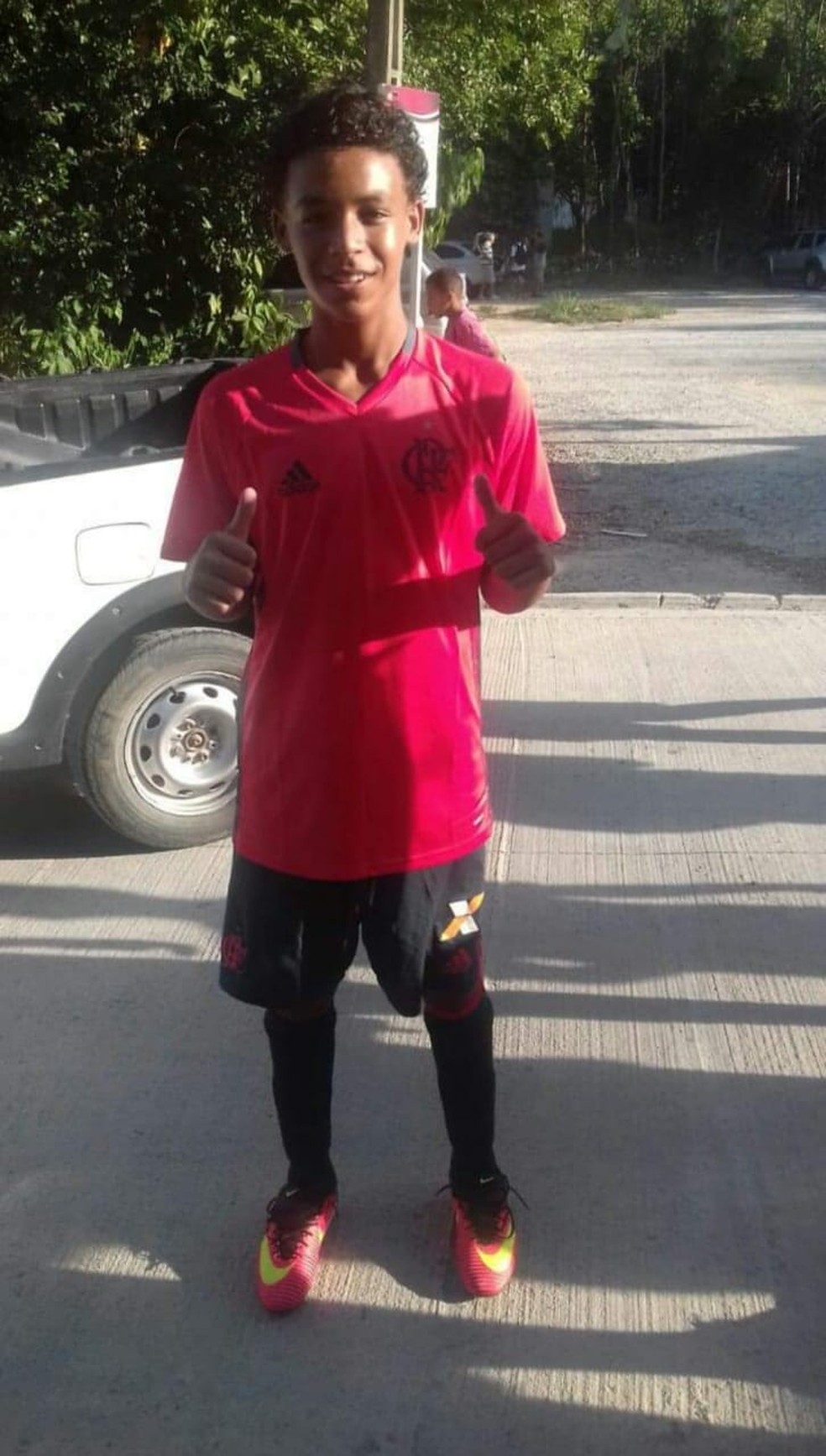 Aos 12 anos Victor Hugo realizou o sonho de vestir a camisa do Flamengo — Foto: Arquivo pessoal