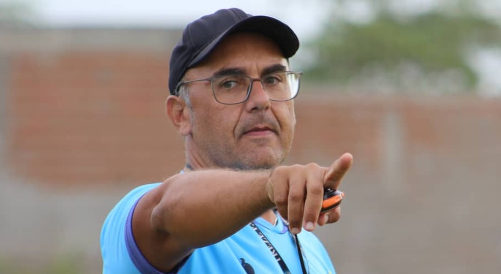 Alexandre Duarte também deixa a comissão técnica do São Paulo Crystal — Foto: Cassiano Cavalcanti / Treze