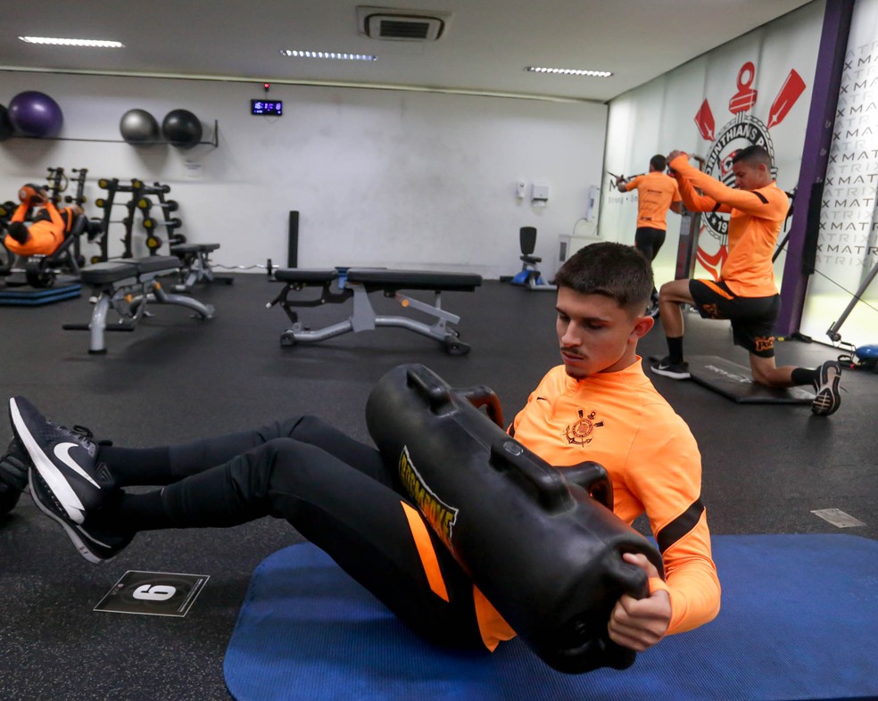 Lesionado na Copinha, lateral-direito do Corinthians entra em fase final de fisioterapia