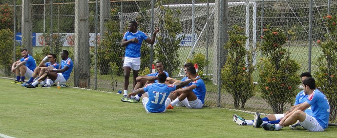 Após treino leve, Cruzeiro embarca para Joinville à tarde sem time definido