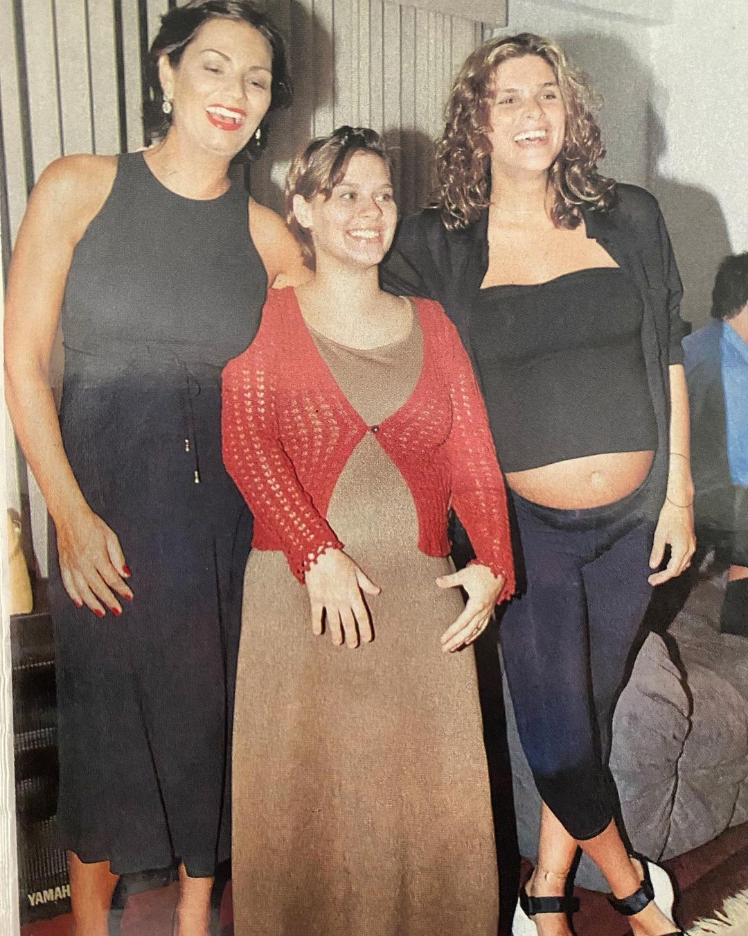 Cris Oliveira, Carol Dieckmann e Luiza Brunet surgem em foto grávidas (Foto: Reprodução / Instagram)