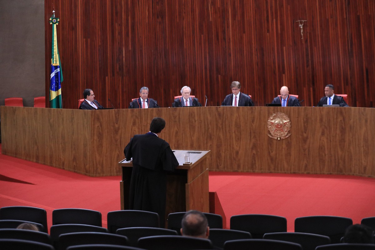 Propaganda eleitoral: decisões individuais de ministros serão levadas a plenário, determina TSE