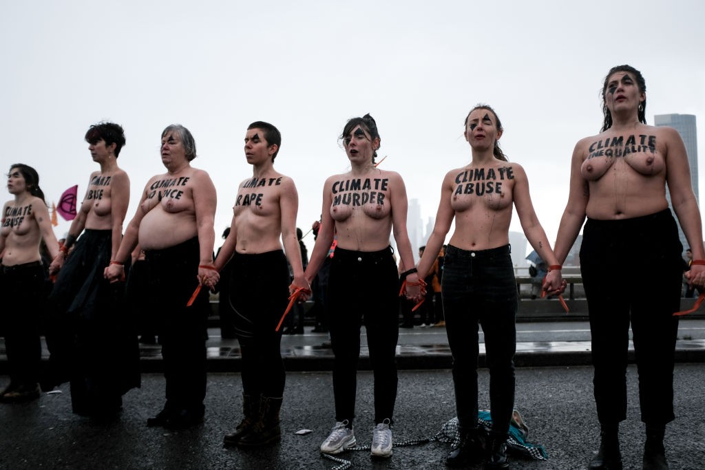Mulheres fazem protesto no Reino Unido  (Foto: Getty Images)