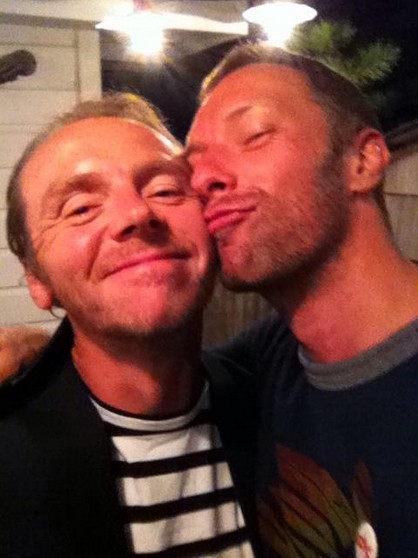 Simon Pegg e Chris Martin (Foto: Reprodução/Twitter)