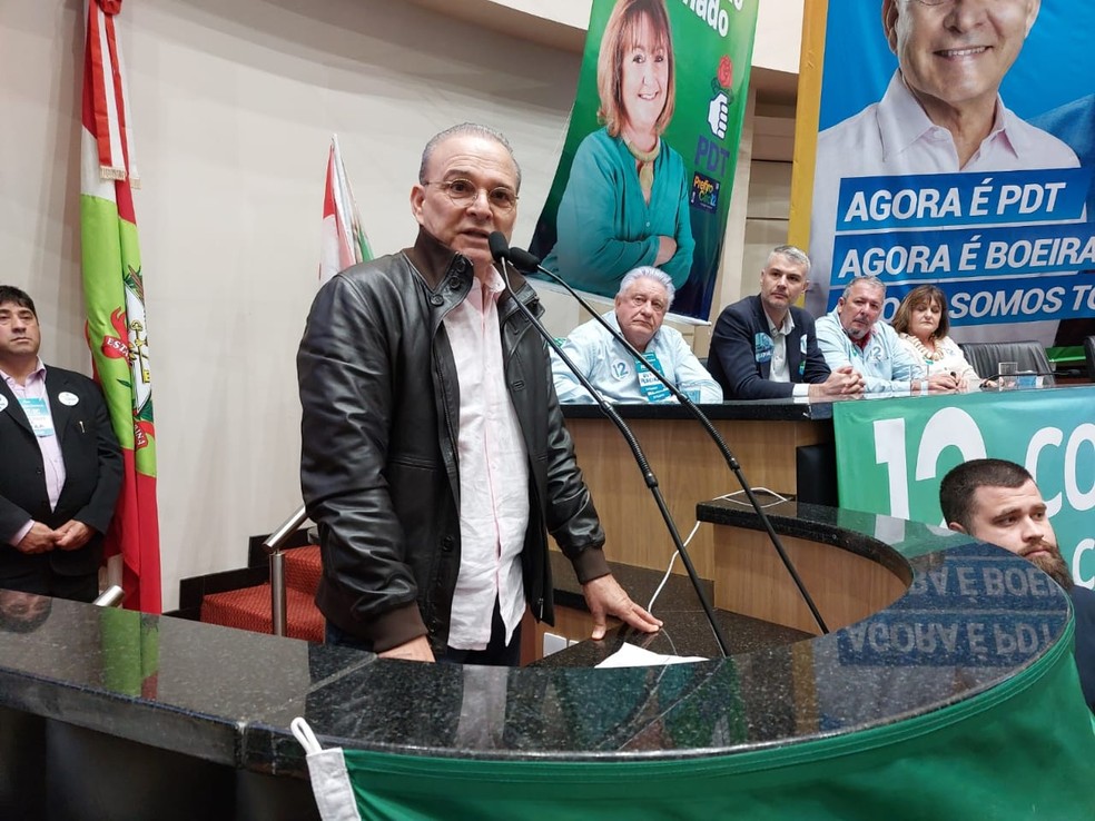 Candidatura de Jorge Boeira e do vice Dalmo Claro foi aclamada por unanimidade — Foto: Jean Laurindo/ NSC