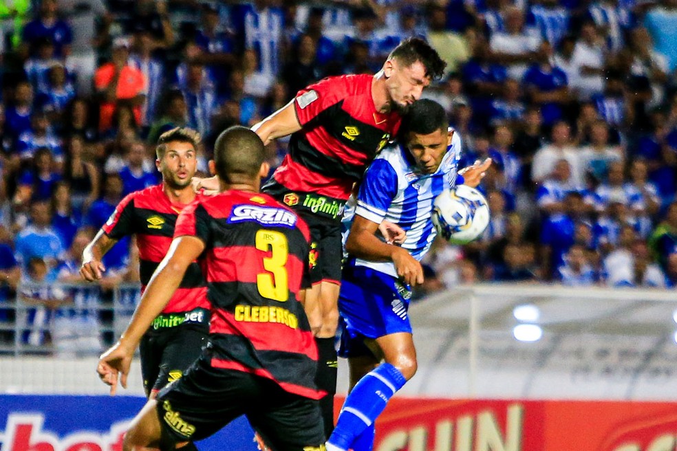 Na ultima vez que se enfrentaram em Maceió, o Sport venceu por 1 a 0 — Foto: Ailton Cruz/Gazeta de Alagoas