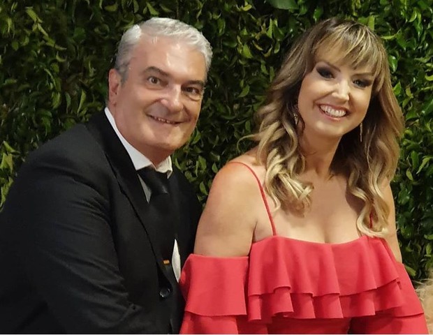 Alessandra Scatena e o marido, Rogério Gherbali, em foto de 2020 (Foto: Reprodução/Instagram)