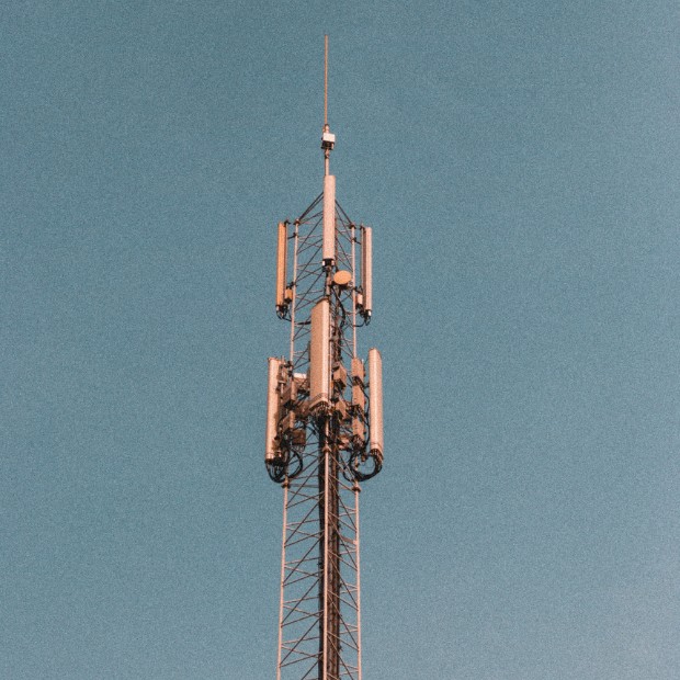 Sinais de 5G são transmitidos por antenas preparadas para a nova tecnologia (Foto: Unsplash)
